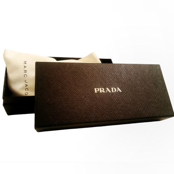 Vintage Prada 100% authentic oversized sunglasses with COA and box - Picture 2 of 8